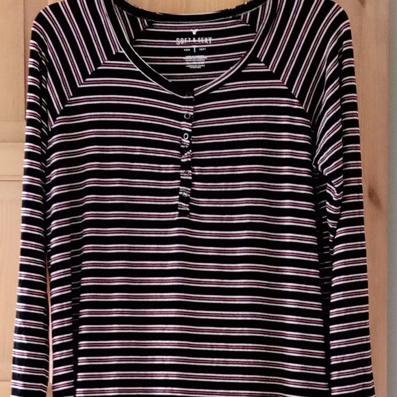American Eagle Outfitters Tops - American Eagle Outfitters Long Sleeve Shirt Maroon and Black Size XL